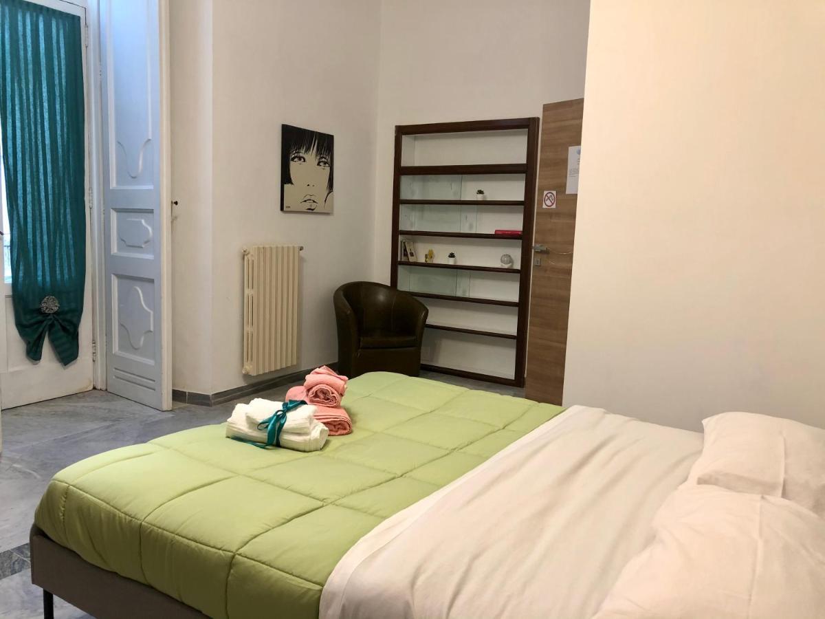 Le Ginestre In Centro Bed and Breakfast Σαλέρνο Εξωτερικό φωτογραφία