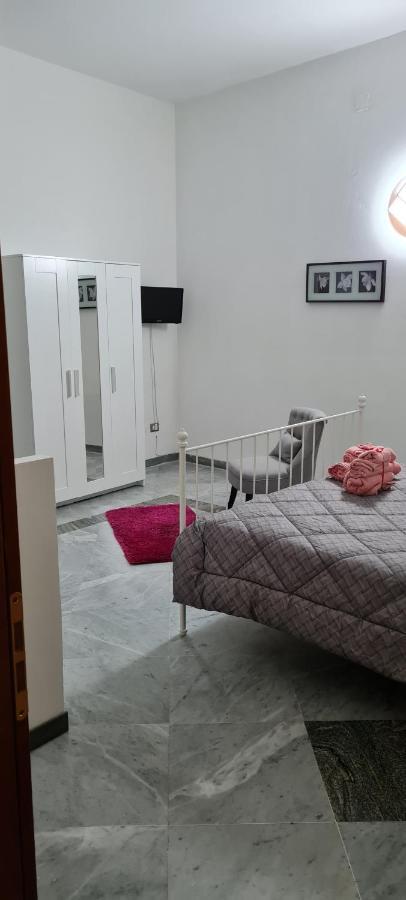 Le Ginestre In Centro Bed and Breakfast Σαλέρνο Εξωτερικό φωτογραφία
