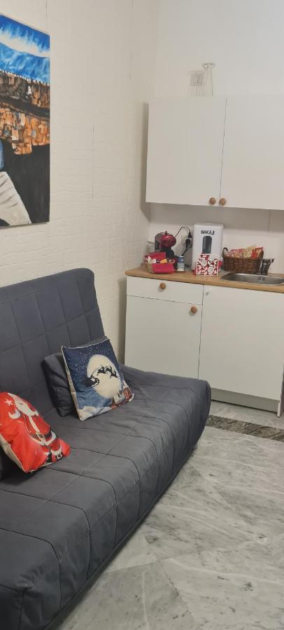 Le Ginestre In Centro Bed and Breakfast Σαλέρνο Εξωτερικό φωτογραφία