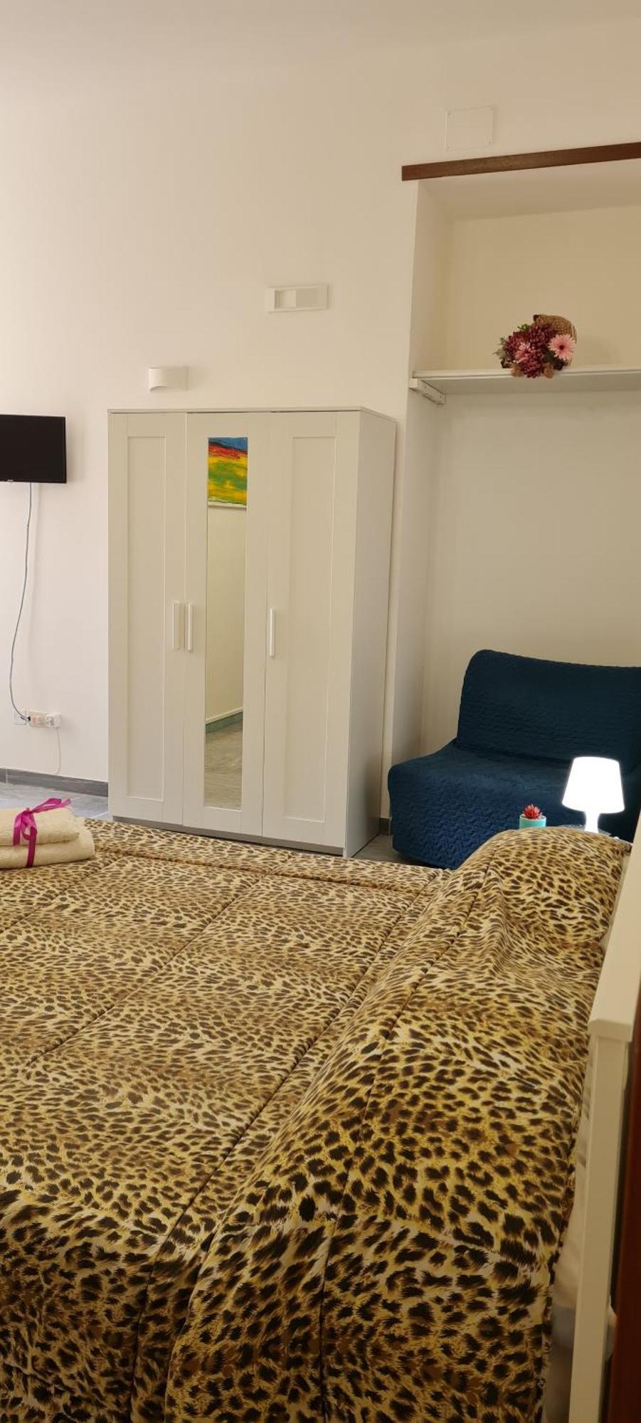 Le Ginestre In Centro Bed and Breakfast Σαλέρνο Δωμάτιο φωτογραφία