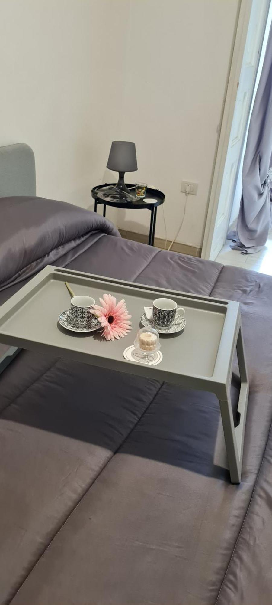 Le Ginestre In Centro Bed and Breakfast Σαλέρνο Δωμάτιο φωτογραφία
