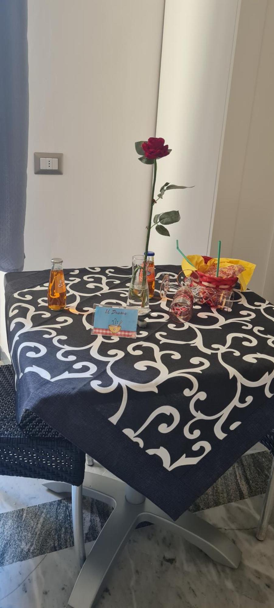 Le Ginestre In Centro Bed and Breakfast Σαλέρνο Δωμάτιο φωτογραφία