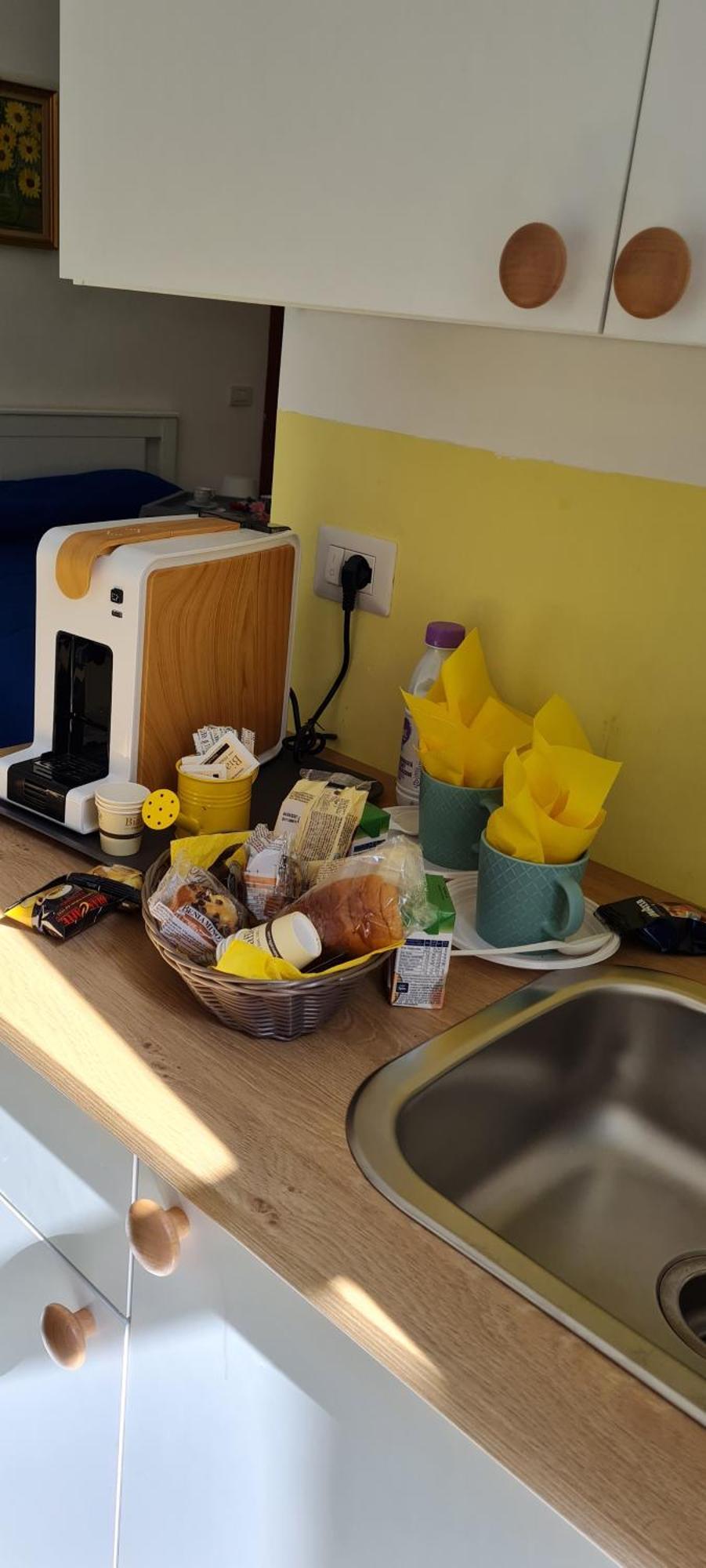 Le Ginestre In Centro Bed and Breakfast Σαλέρνο Δωμάτιο φωτογραφία