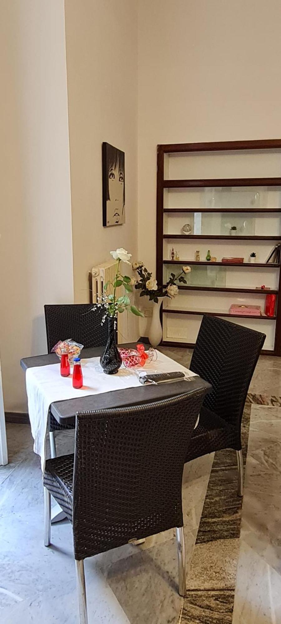 Le Ginestre In Centro Bed and Breakfast Σαλέρνο Δωμάτιο φωτογραφία