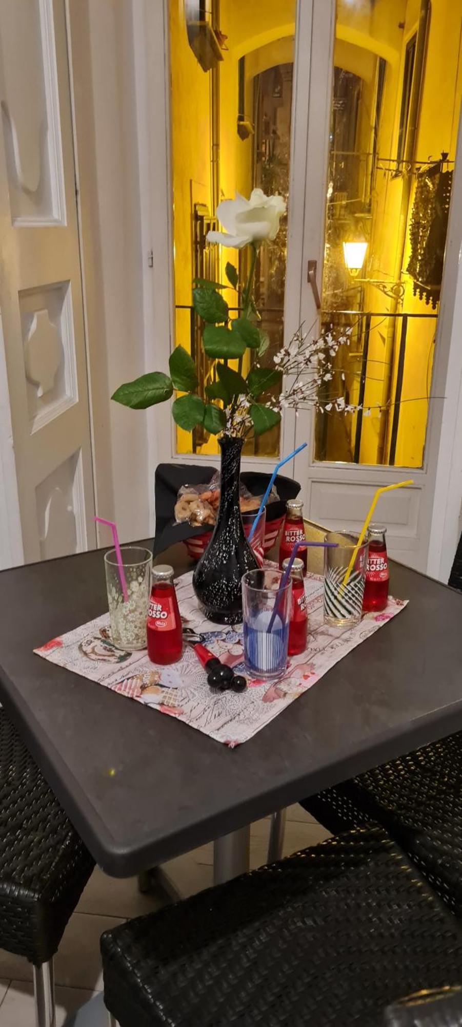 Le Ginestre In Centro Bed and Breakfast Σαλέρνο Δωμάτιο φωτογραφία