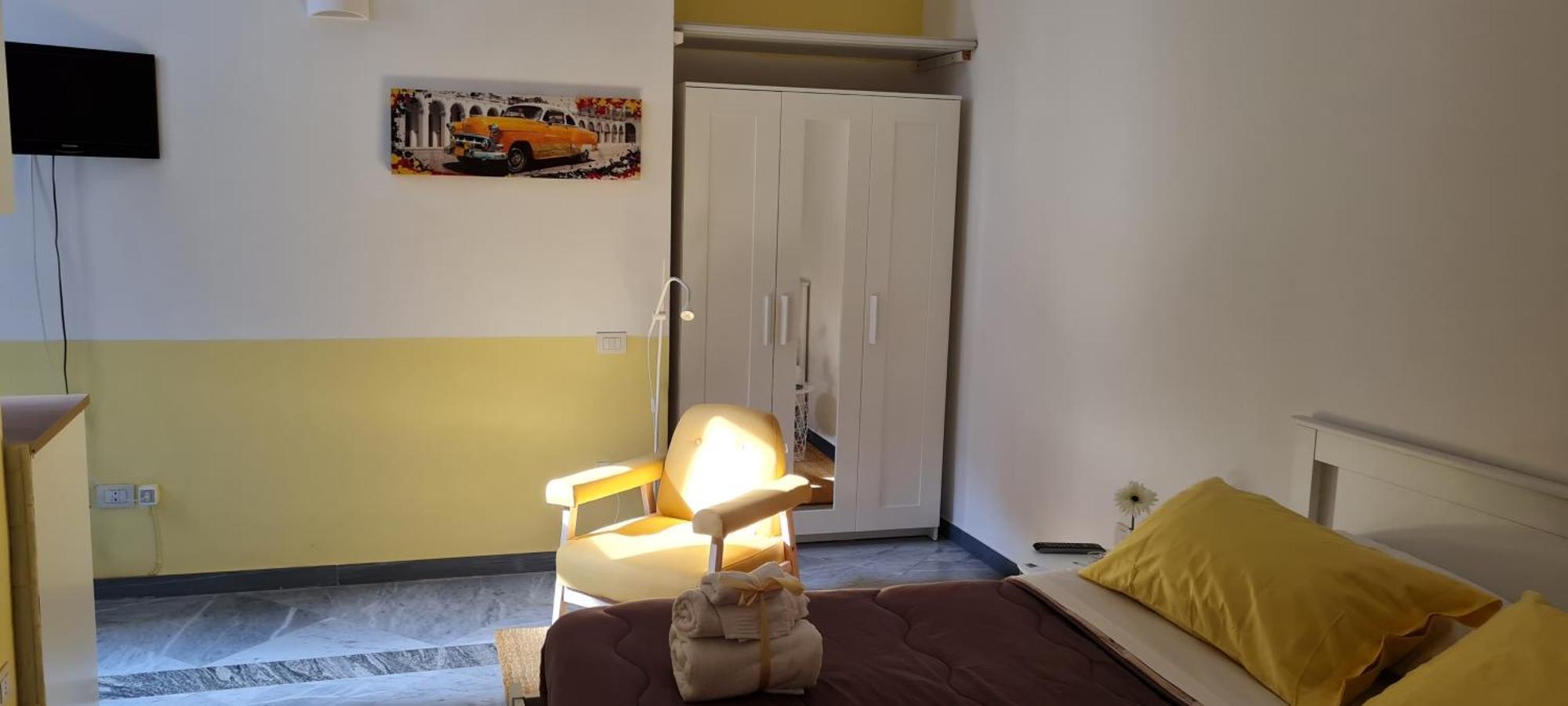 Le Ginestre In Centro Bed and Breakfast Σαλέρνο Δωμάτιο φωτογραφία